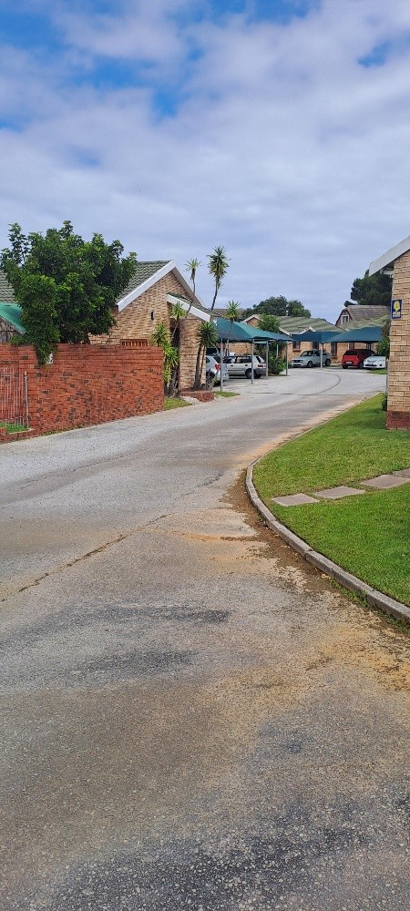 To Let 2 Bedroom Property for Rent in Greenshields Park Eastern Cape